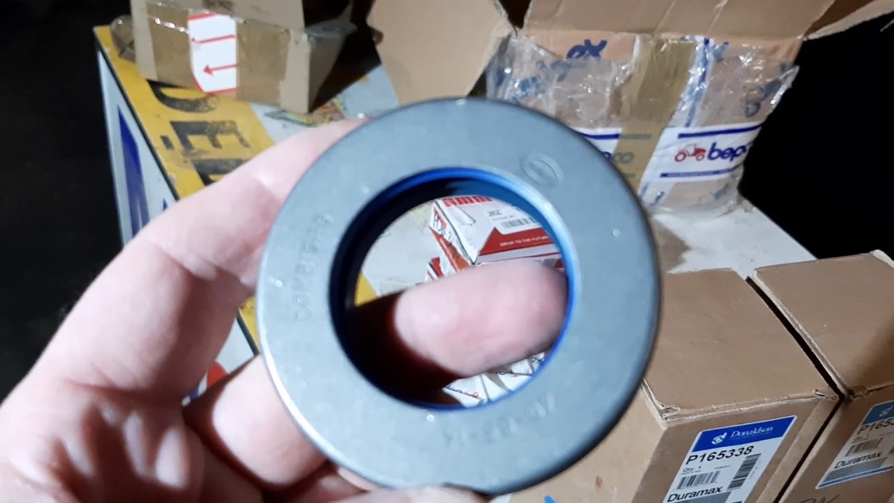 # 148 Części zamienne John Deere- Massey Ferguson