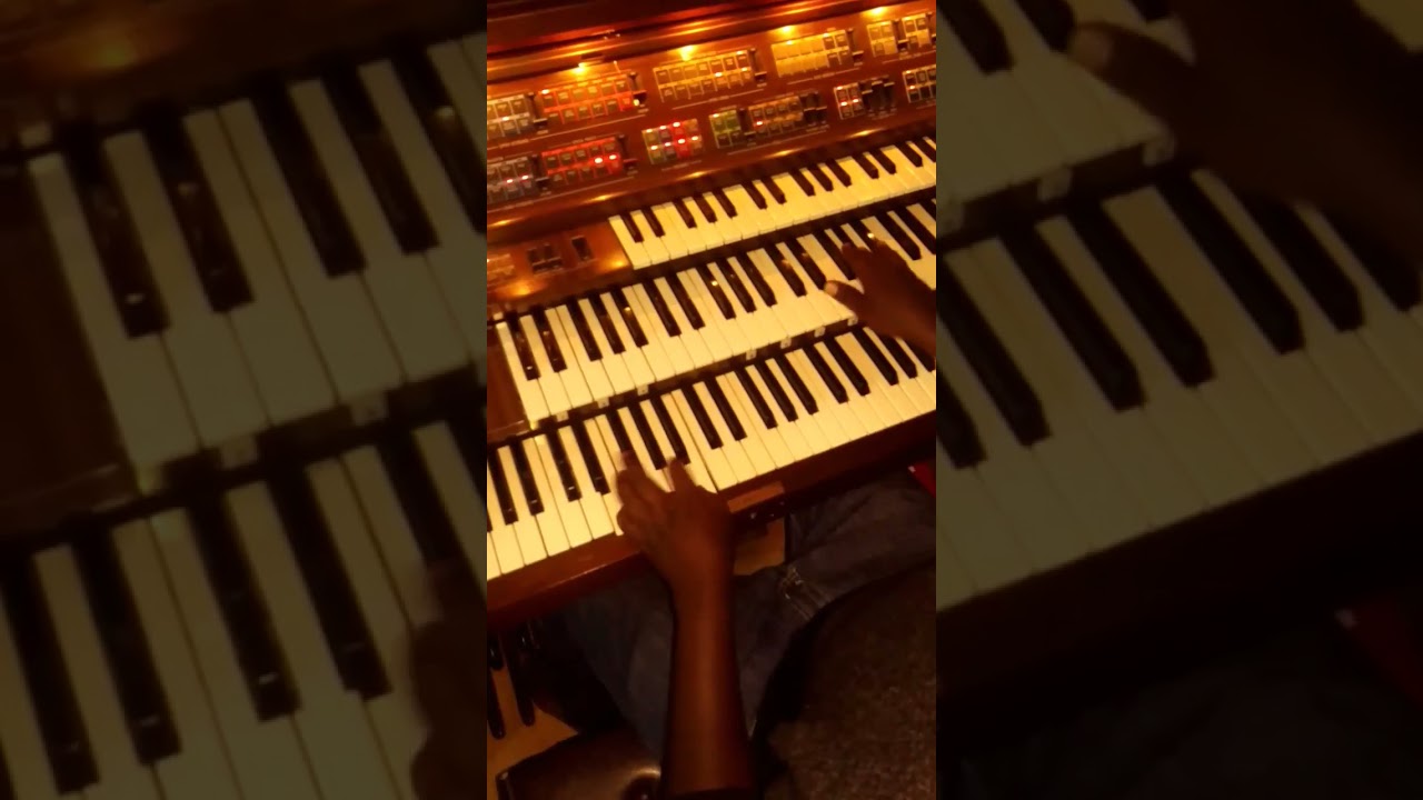 Lakini sema neno tu na roho yangu itapona organ By eliggy tenges