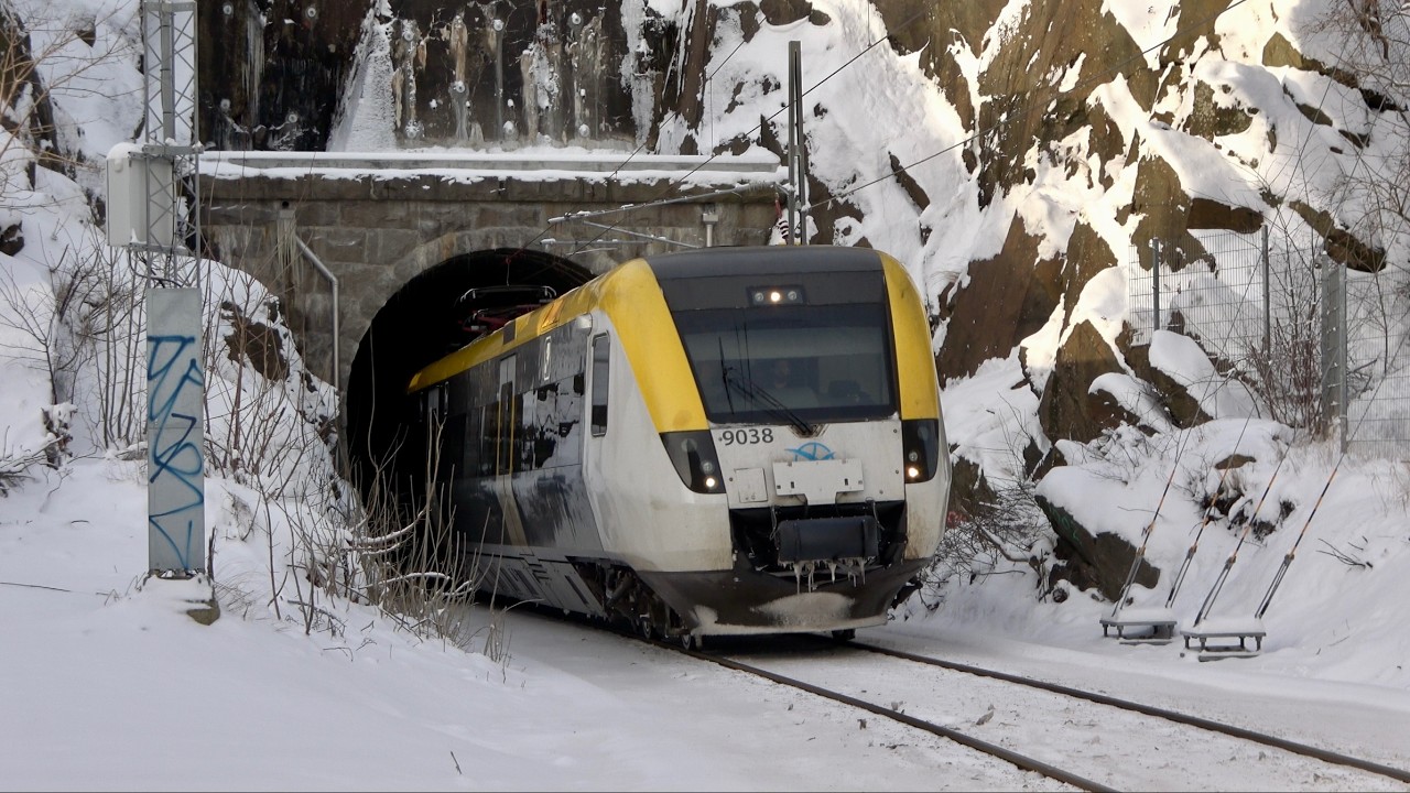 Winter on the railroad part 13 - Trains in Uddevalla