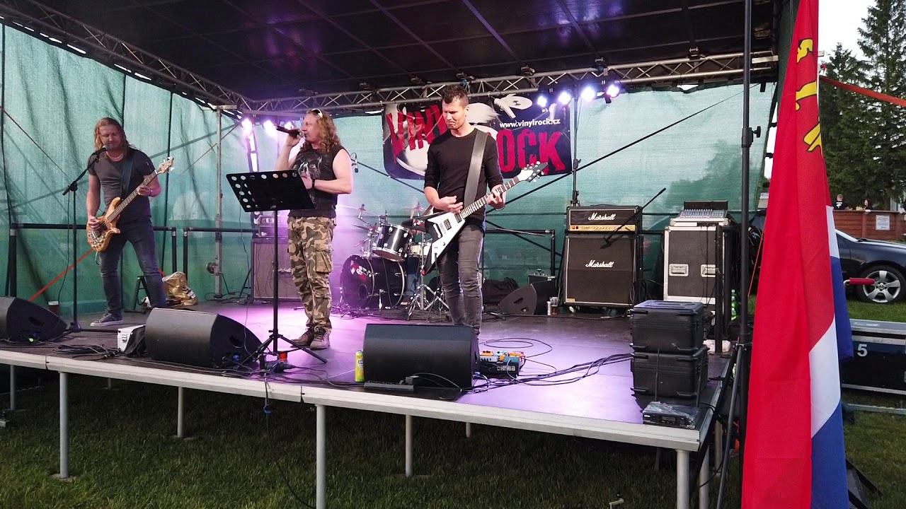 Kab&aacute;t - raketovej pes - vinyl rock (cover)