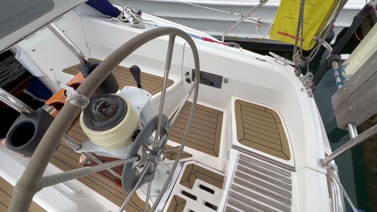 Hunter Legend 335  - Boatshed - Boat Ref#311632