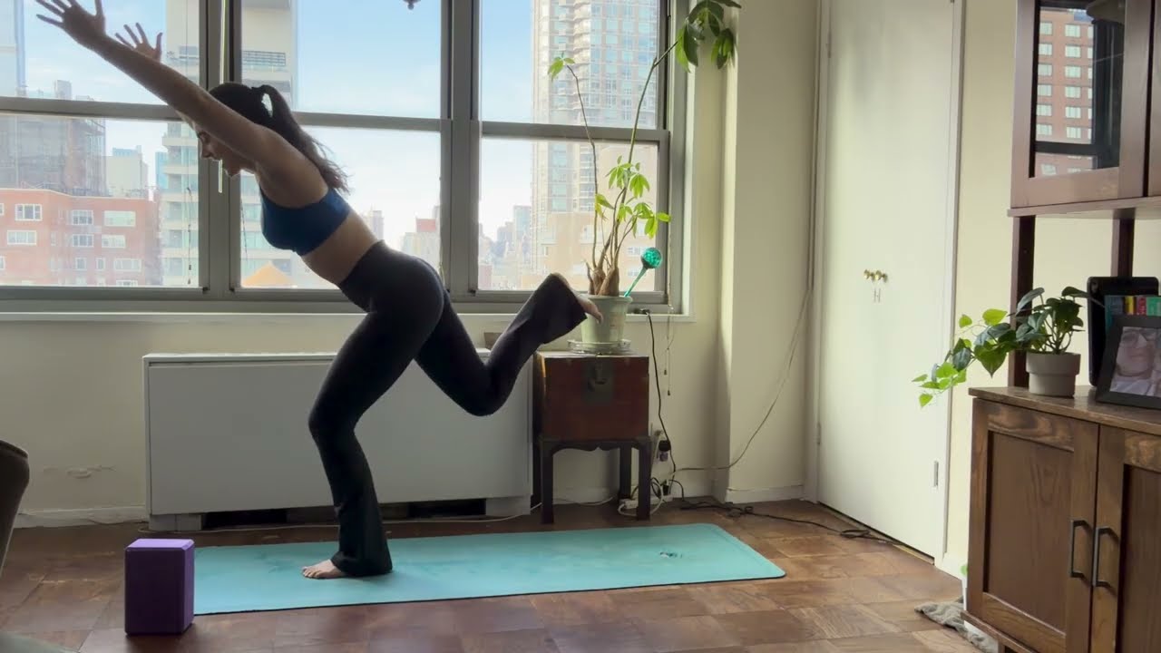 fiery 30 minute vinyasa yoga flow