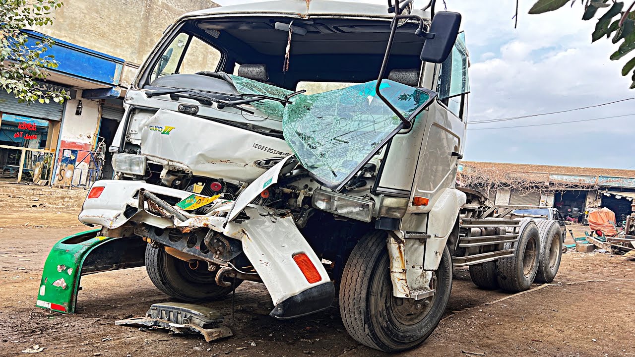NISSAN UD TRUCK ACCIDENT CABIN CHASSIS REPAIR | Full recovery video