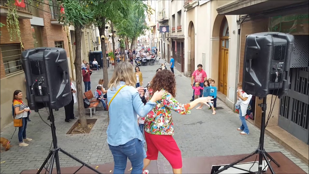 Animaci&oacute; infantil al carrer a les festes de tardor