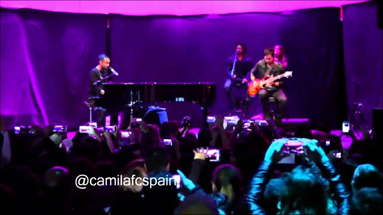 Escenario Dial - Camila