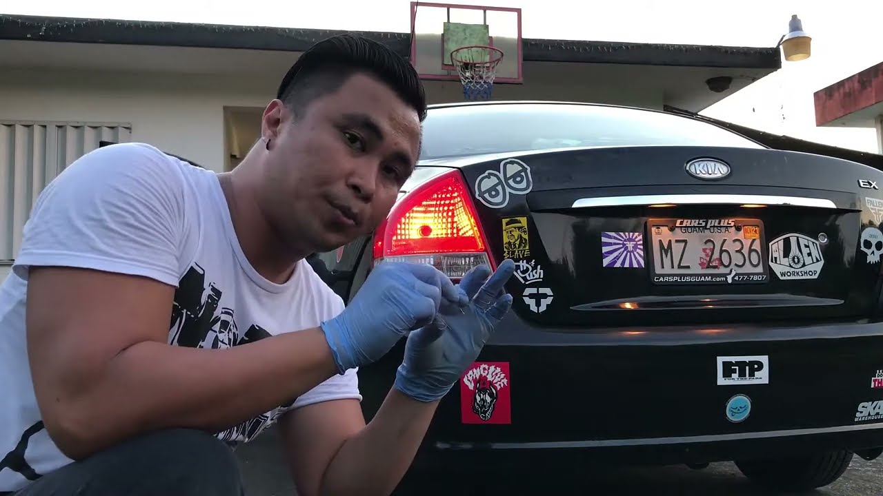 Замена выключателя стоп-сигнала KIA Spectra 2007 года