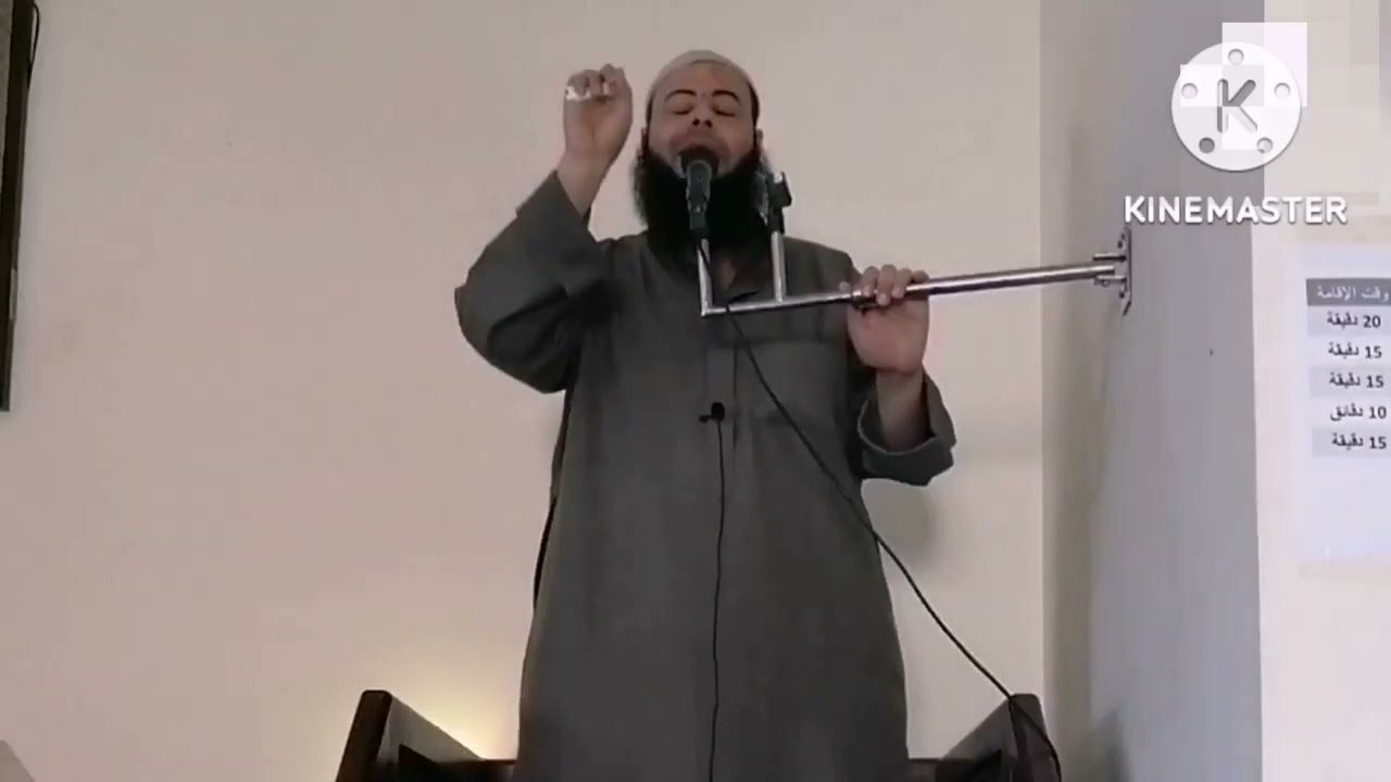 يقال ان فرعون كان بارا بأمه فلذا أمهله الله وأخر عقوبته!!!!!!!