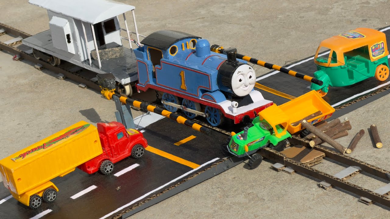 Train Vs Tractor 🚜 - Big (CRASH)* 🤯