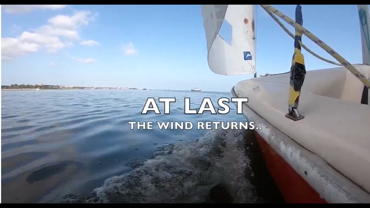 Sailing a Wayfarer - The Beautiful Benfleet Creek