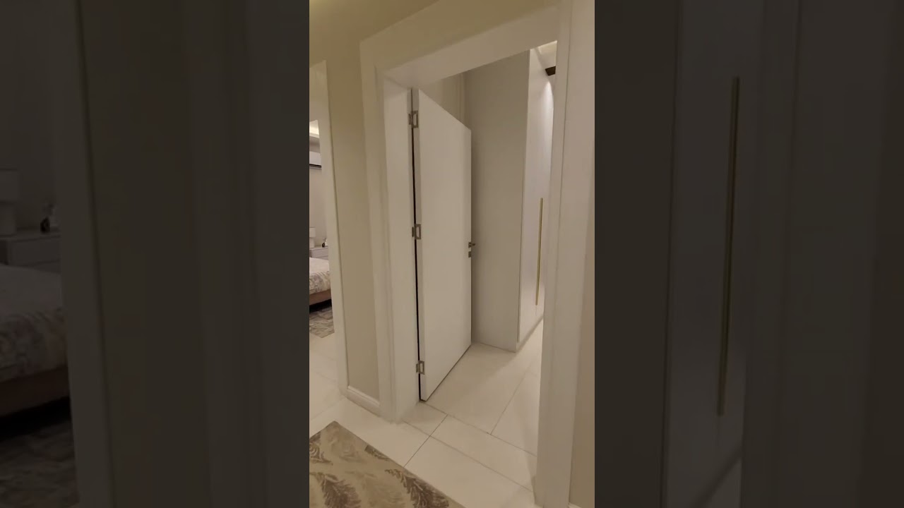 شقه مع الاثاث جده حي الريان فاخره ومميزه للتملك ٥ غرف بمنافعها كل الخدمات عندها للتواصل 0504319778