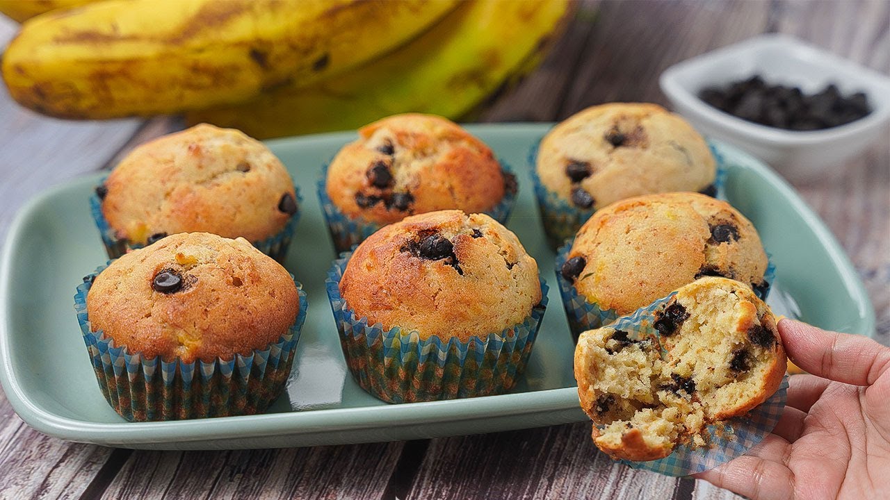 Easy Banana Muffins Recipe | Moist Banana Muffin that melts in your mouth | So Delicious and Quick!