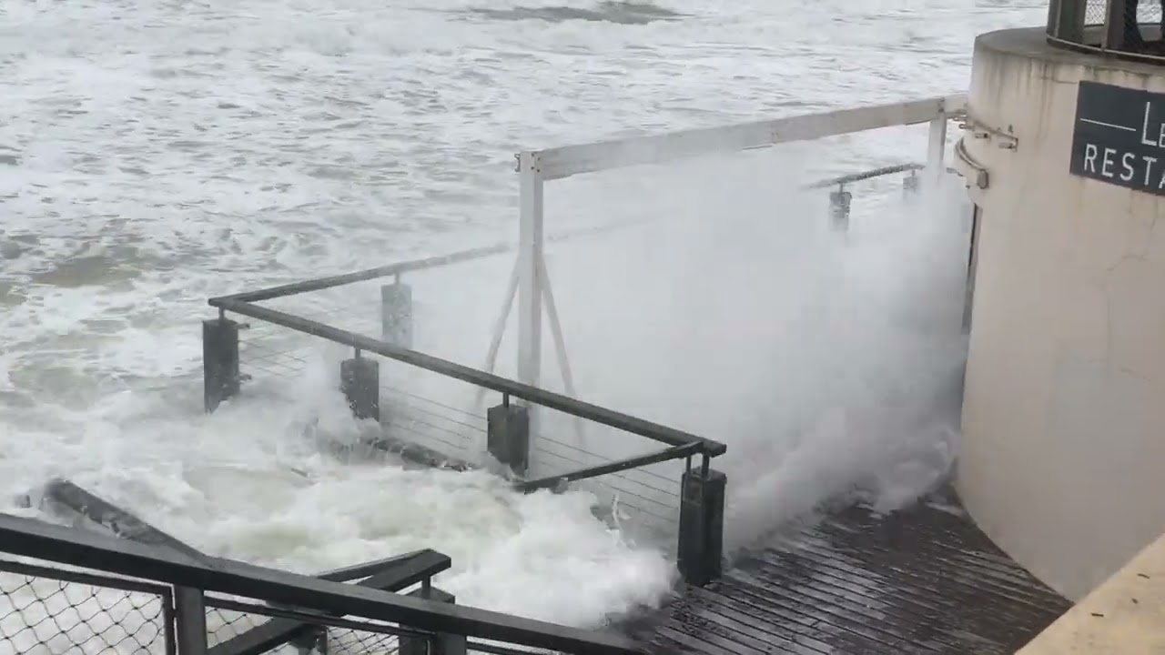 Fortes attaques de la mer sur le Remblai des Sables d'Olonne 28 oct. 2023