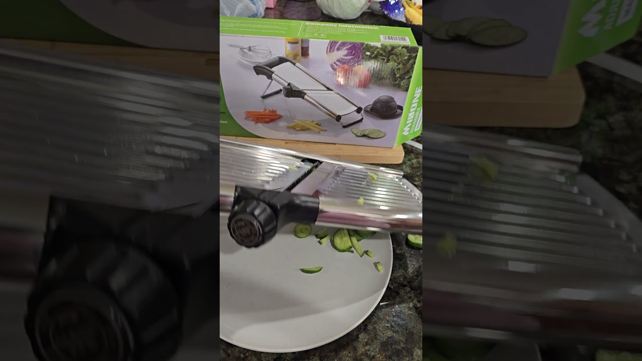 Adjustable slicer.