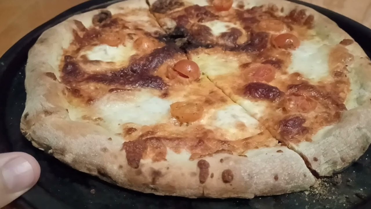 Lee's Frozen Pizza Review: PC Margherita