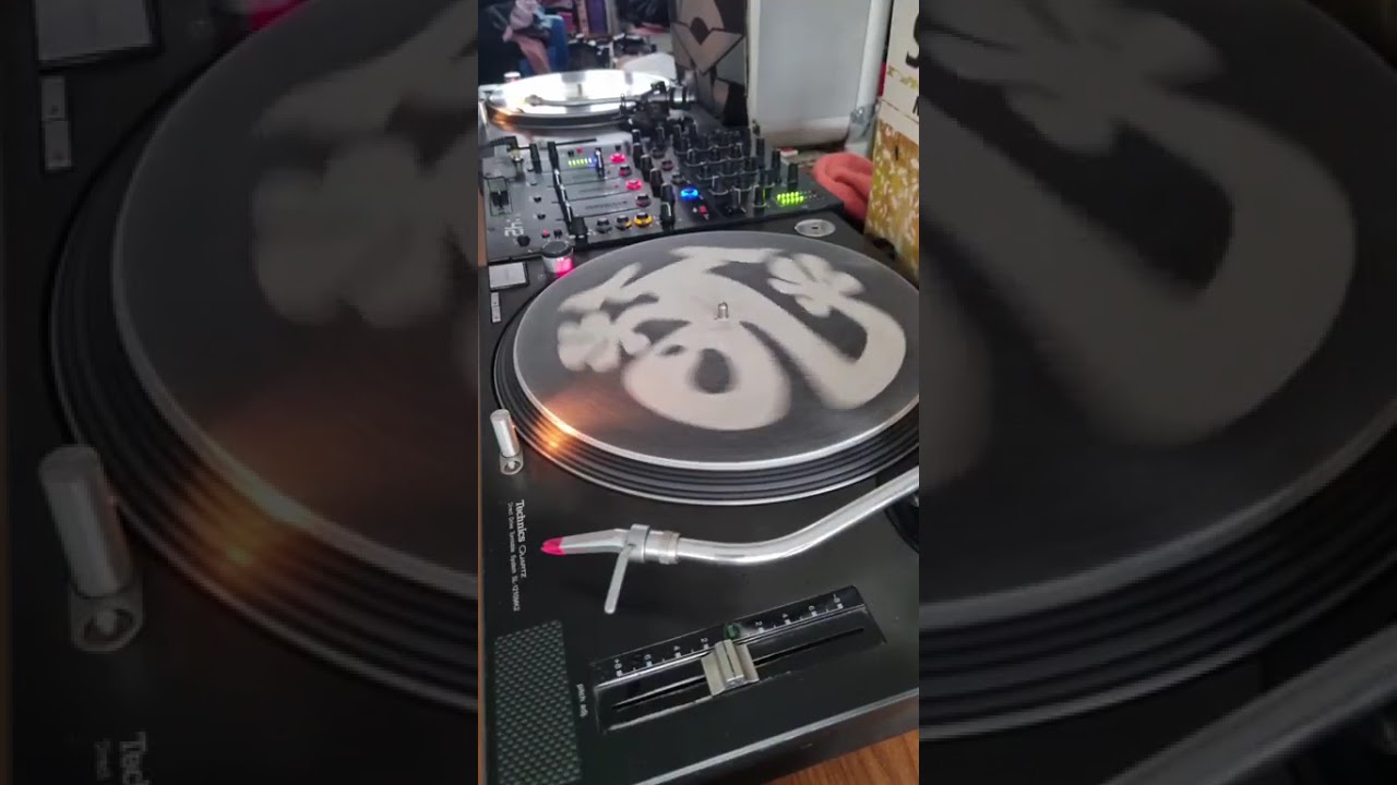 90 ' Rétro House vinyl set from 15 February 2K26