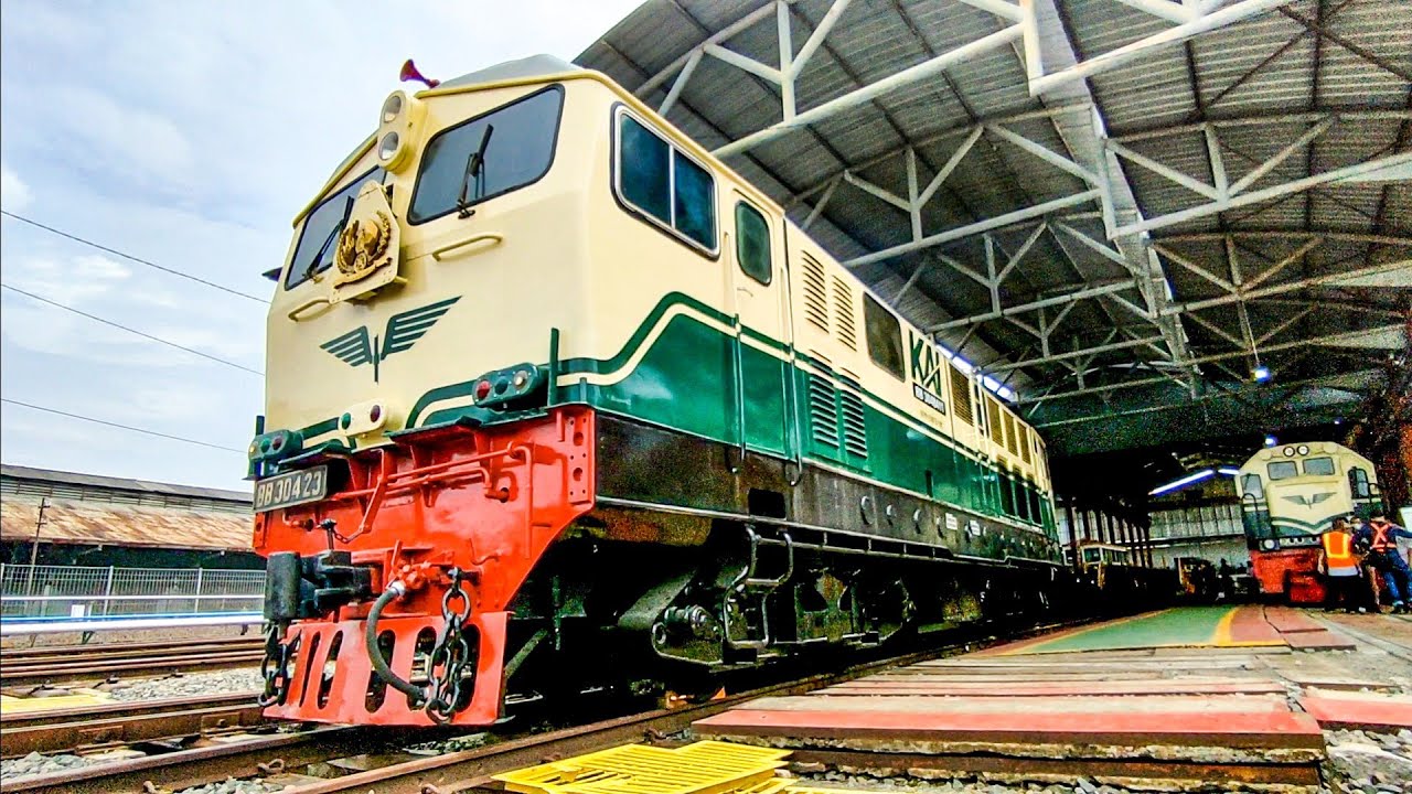 MENGGELEGAR !! SUARA ENGINE SOUND LOCOMOTIVE BB 304-23R (BB 3048411) PJKA DIPO SMC