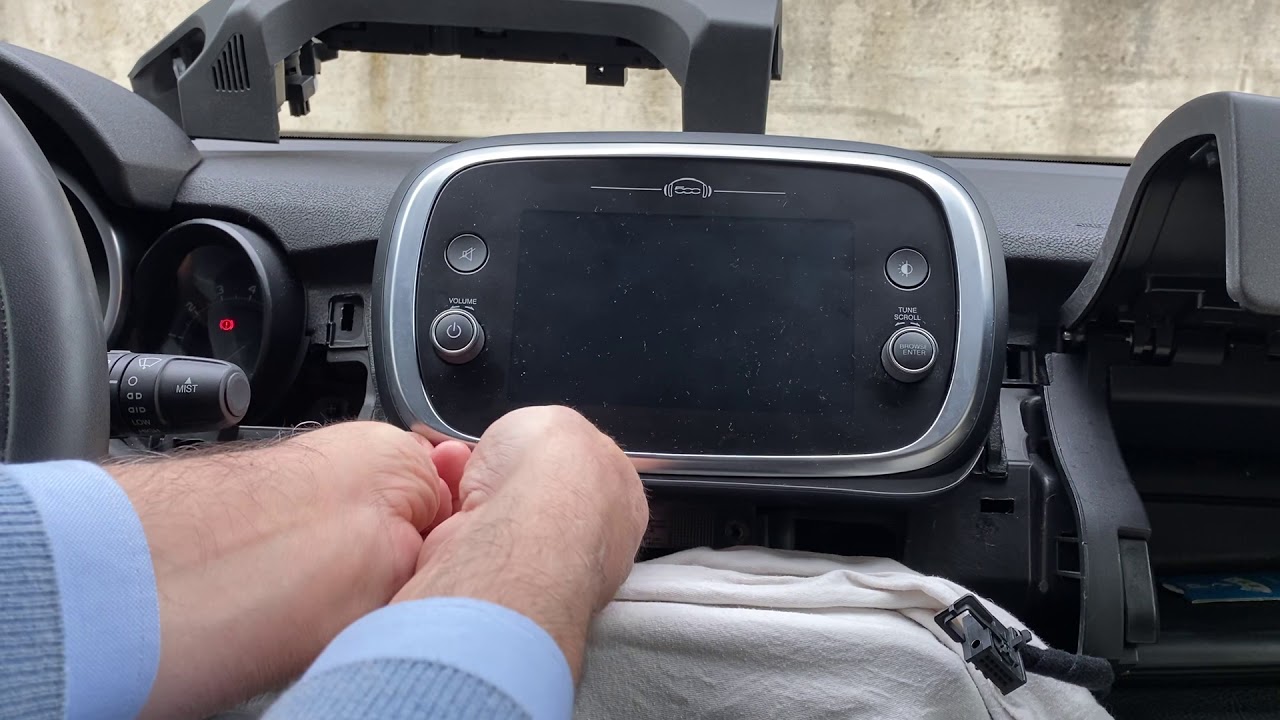 Tutorial smontaggio uconnect da Fiat 500x