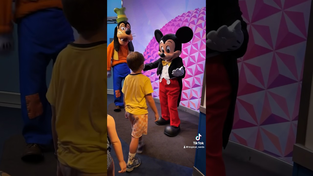 Disney Visa cardholder meet and greet at EPCOT!