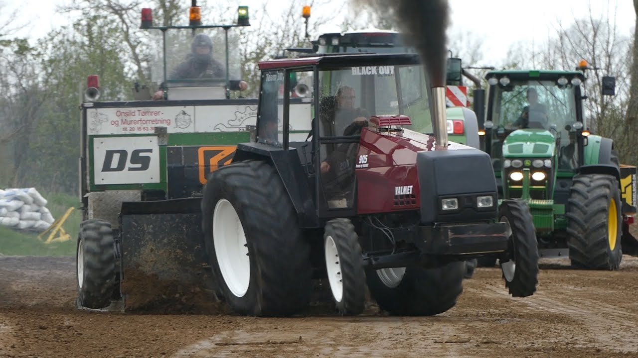 Valmet 905 & Valmet 8100 Pulling The Heavy Sledge at Gl. Estrup Pulling Arena | Tractor Pulling DK