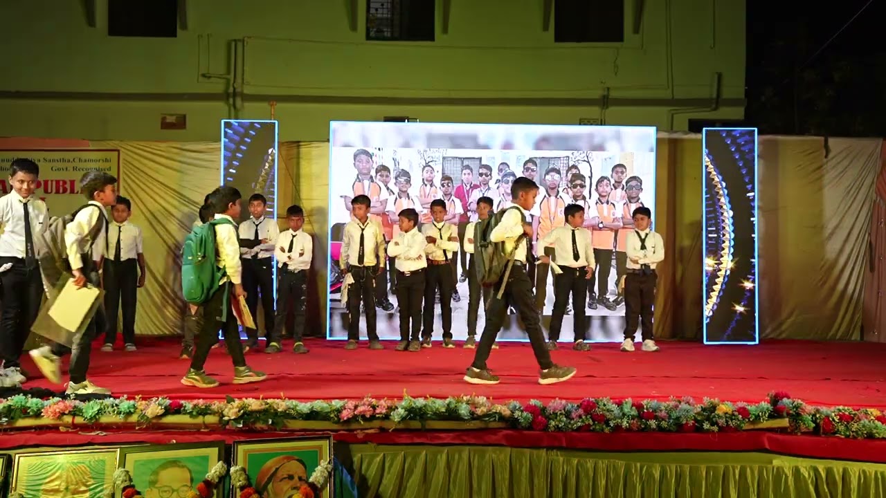 Aarambh 2025–2026 | Funny Dance Performance by Class 5 Boys | Navjiwan Public School, Gadchiroli