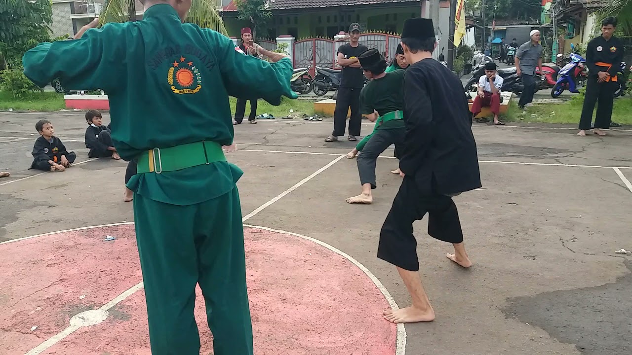ATRAKSI TENAGA DALAM PSN ISMD PUTRA SETIA RANTING KP. KOBAK TAMBUN DAN RANTING KP. SILUMAN