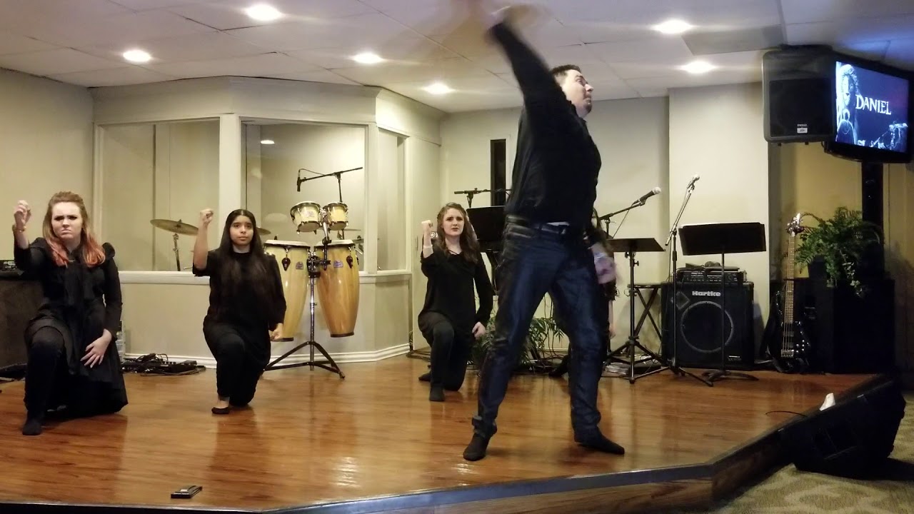 My God Fights for me!! Ministering display "people & songs"