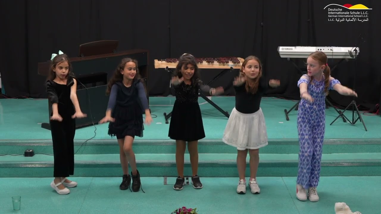 Kinder musizieren an der DIS-Doha 2024