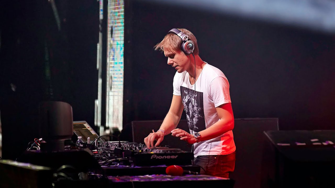 Armin van Buuren &mdash; Legendary Trance Set at Unighted 2009, Stade de France [Reconstruction]