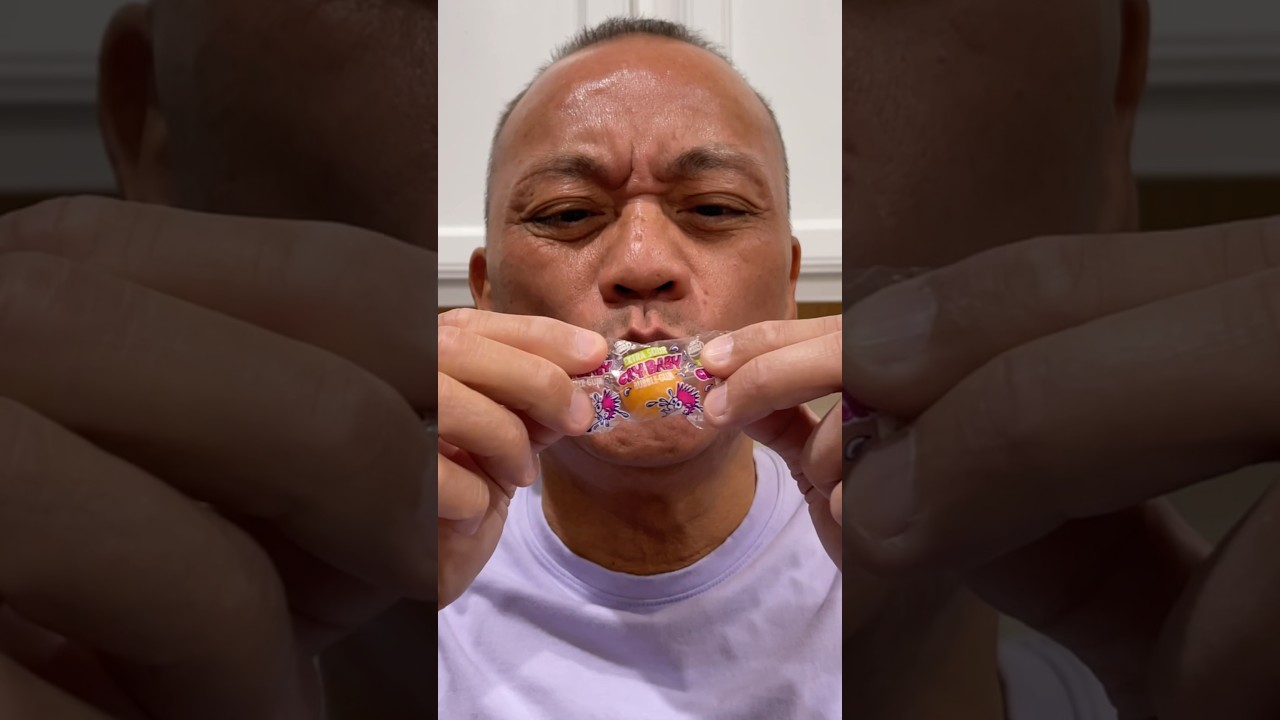 👂 ASMR AMERICA’S ORIGINAL DUBBLE BUBBLE GUM BALL EXTRA SOUR ORANGE FLAVOR EATING SOUNDS 👂 