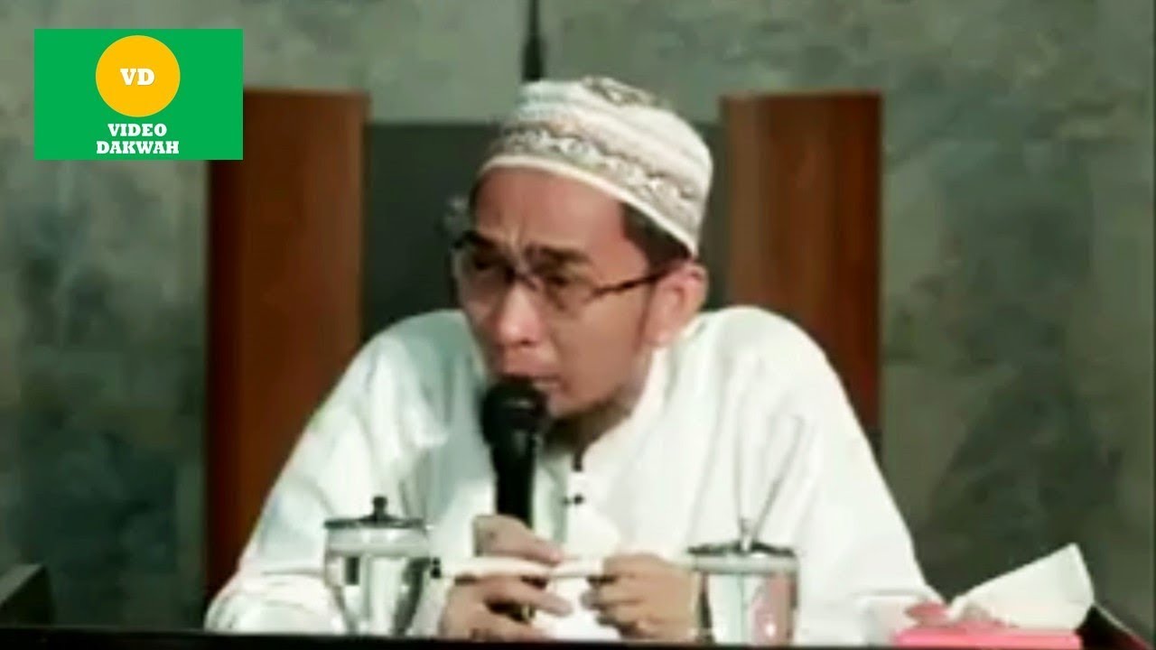 Ustadz Adi Hidayat Menangis Haru Saat Berceramah Tentang Yaumul Hisab