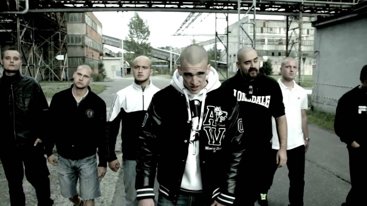 SEREGA  NEZAPOM&Iacute;N&Aacute;M  OFFICIAL VIDEO )