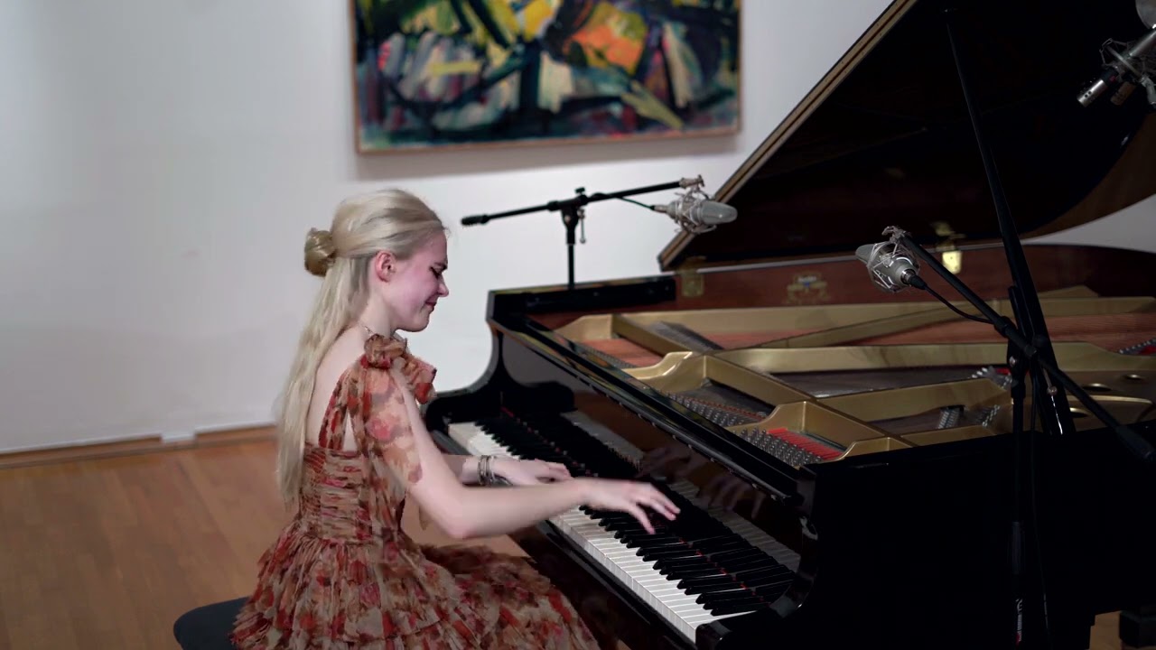 Ravel La Valse for piano Mia Pečnik