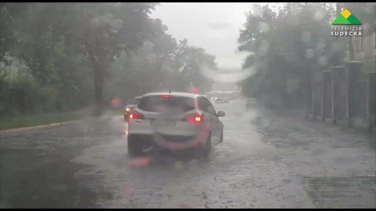 Silne opady deszczu i podtopienia w Dzierżoniowie