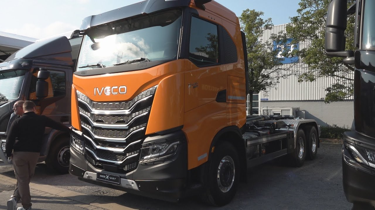Iveco X-Way 580 AD 300 X 58 /P ON+ Hooklifter Truck (2025) Exterior and Interior