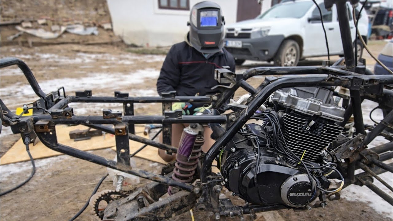 Am desfacut Atv-ul bucăți pentru vopsit . Suporții motor sunt finalizati