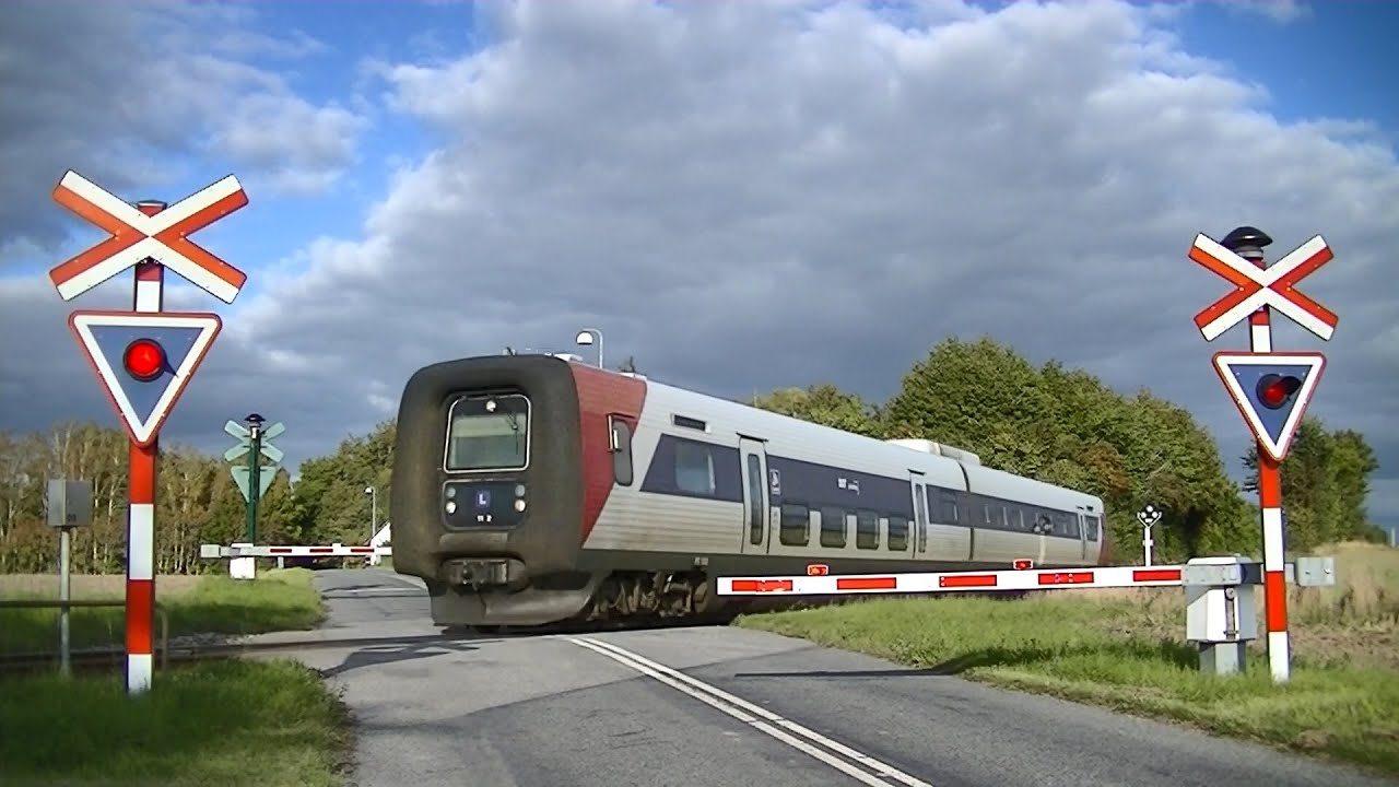 Spoorwegovergang Høng (DK) // Railroad crossing // Jernbaneoverskæring