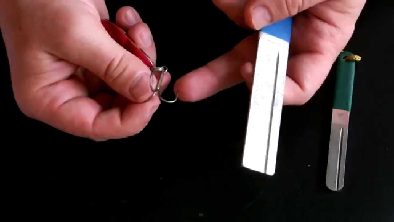 How to PROPERLY Sharpen a Fishing Hook - The Fish Fin-atic way