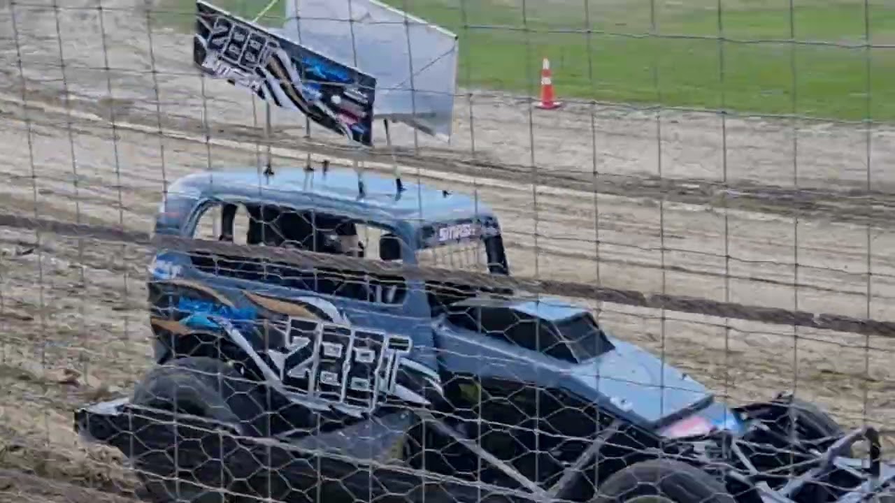 Central Motors Speedway. Ronnie Spriggs Memorial. 58c stockcar. 29/12/25. Race 1
