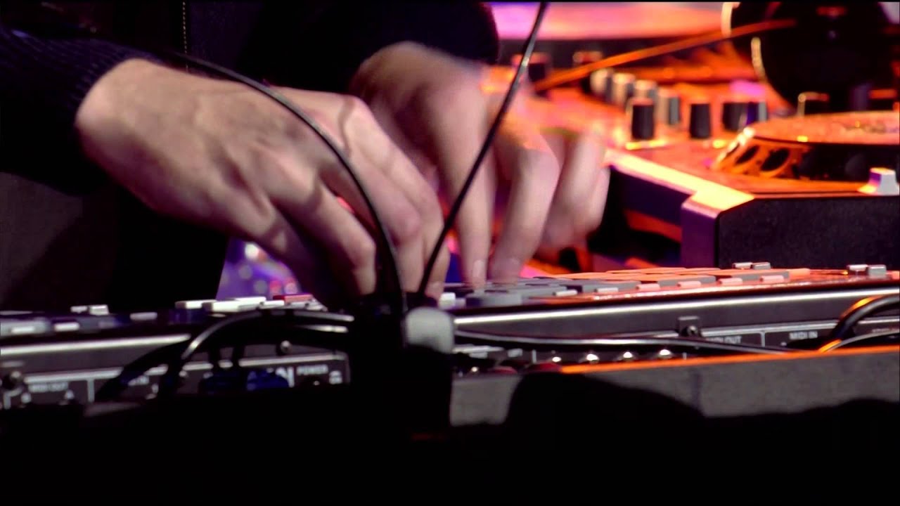 The Xx -  iNTro - TiDes-  La Musicale Live 2012