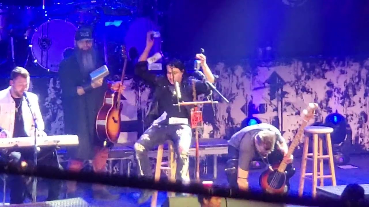 World So Cold Three Days Grace Live (Ft. Barry's beard)