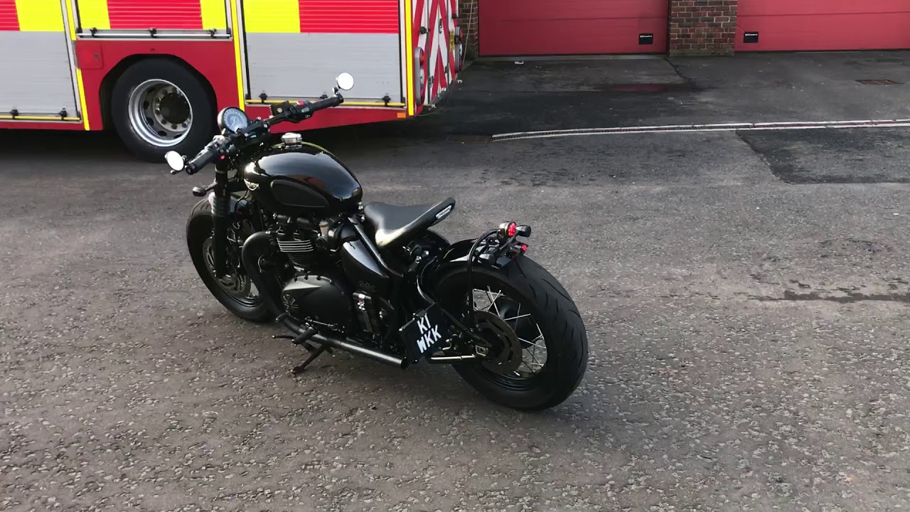 Fire station Triumph bobber black 2018