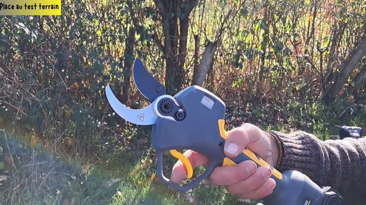 ✂️ Spring pruning made easier! Watch the PR-E40 electric pruner in action on real fruit trees 🌳