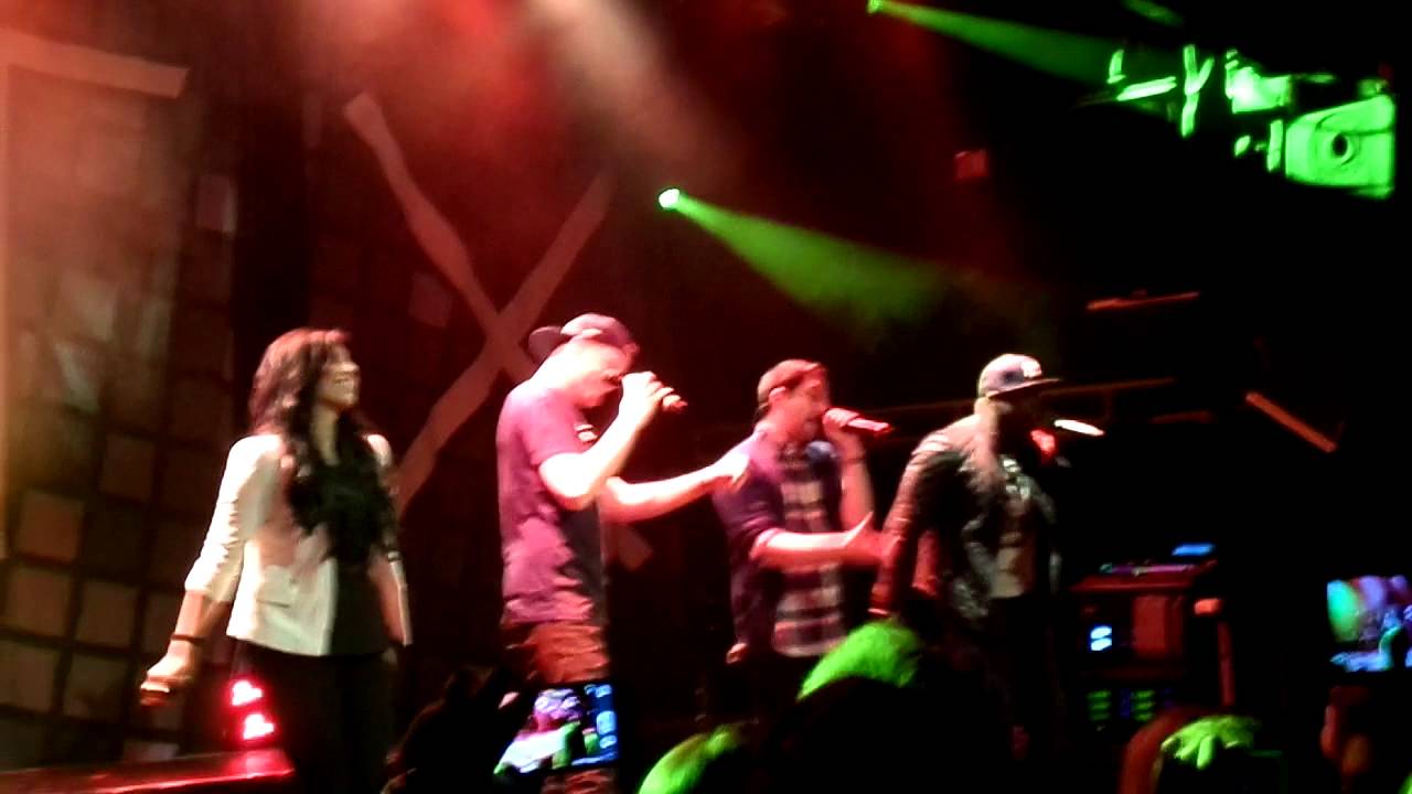 Pentatonix - Evolution of Beyoncé (Live In London 21/11/13 )