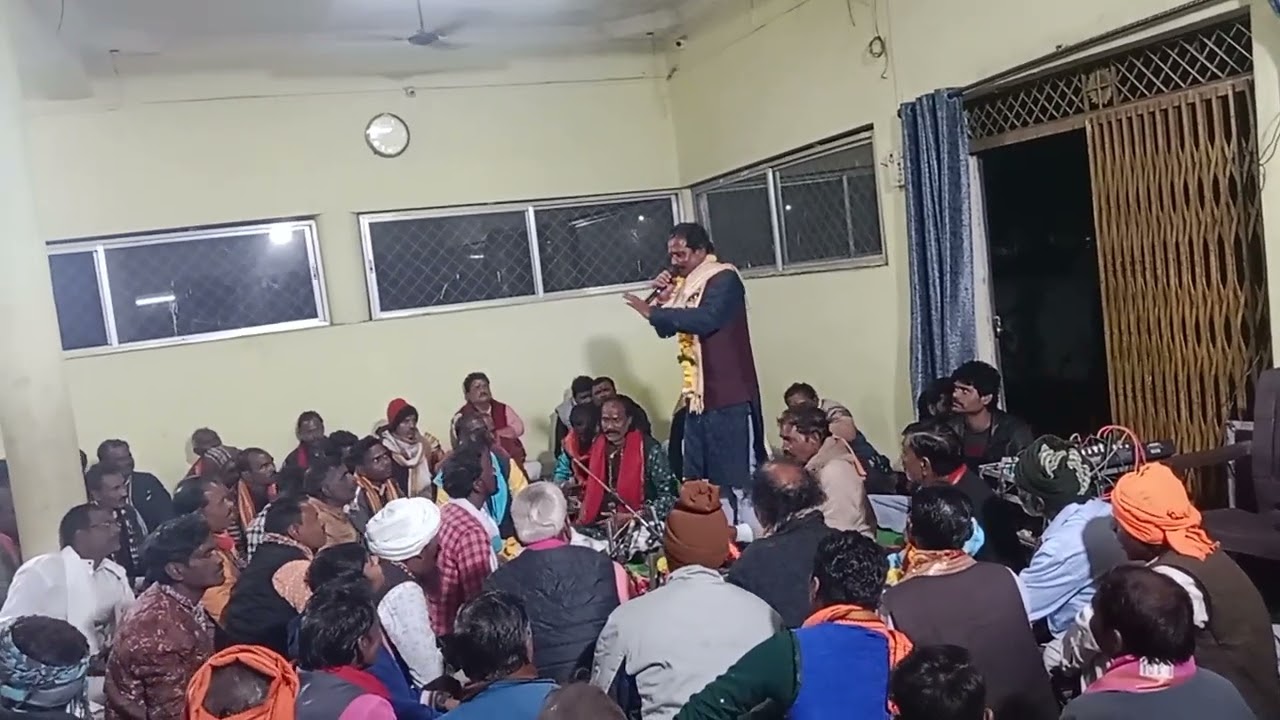 गायक श्री राजेंद्र चौबे जी एवं श्री उत्तम दास जी एवं समस्त गायक फाग सरस्वती पूजन अनंत मंगल
