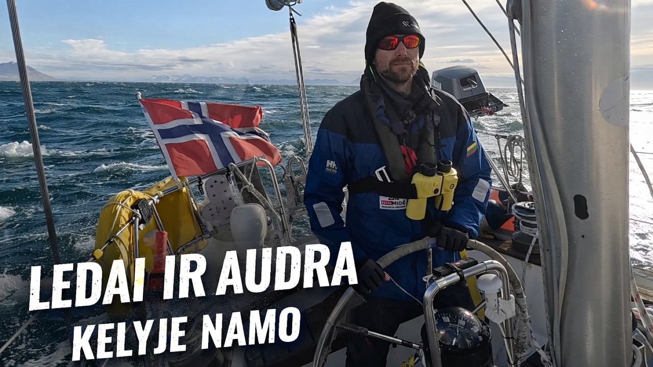 Išplaukėme iš Longyearbyeno, bet priešinis vėjas privertė slėptis įlankoje.