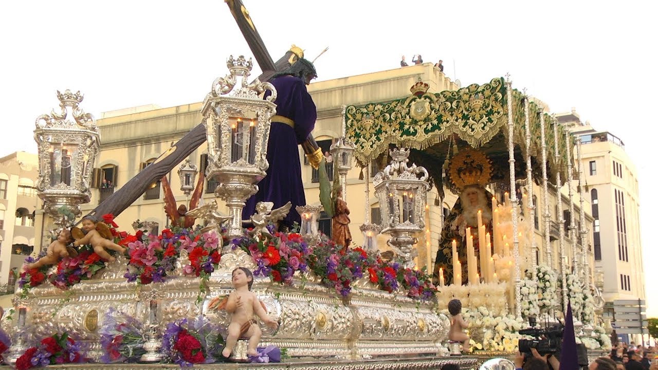 'El Encuentro' entre el Nazareno y la Virgen de la Esperanza de Ceuta