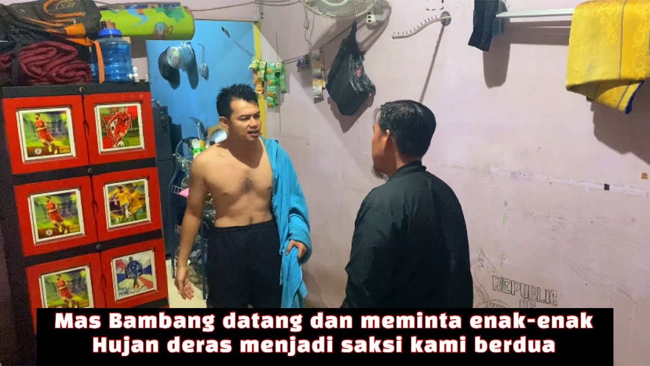 Mas Bambang kembali datang ke kosan ku padahal aku capek banget