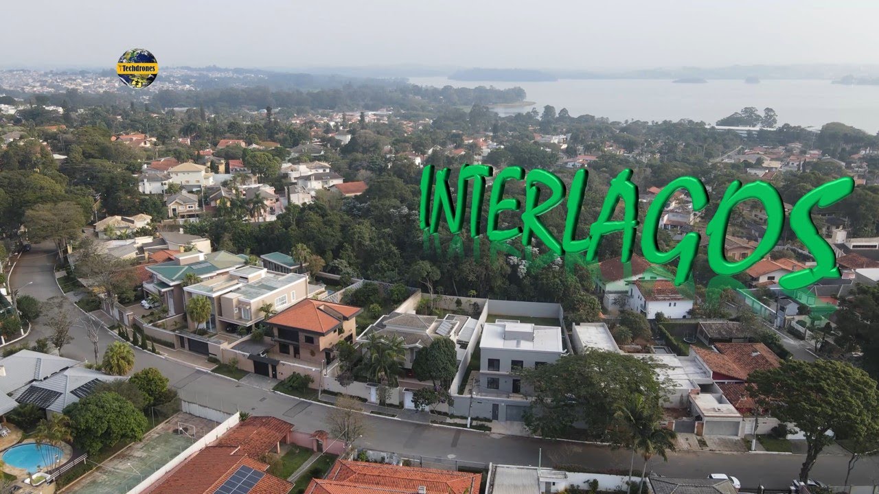 AUTÓDROMO DE INTERLAGOS E SEUS ENTORNOS COM SUAS MANSÕES MILIONÁRIAS SOBREVOO NA ÁREA NOBRE.