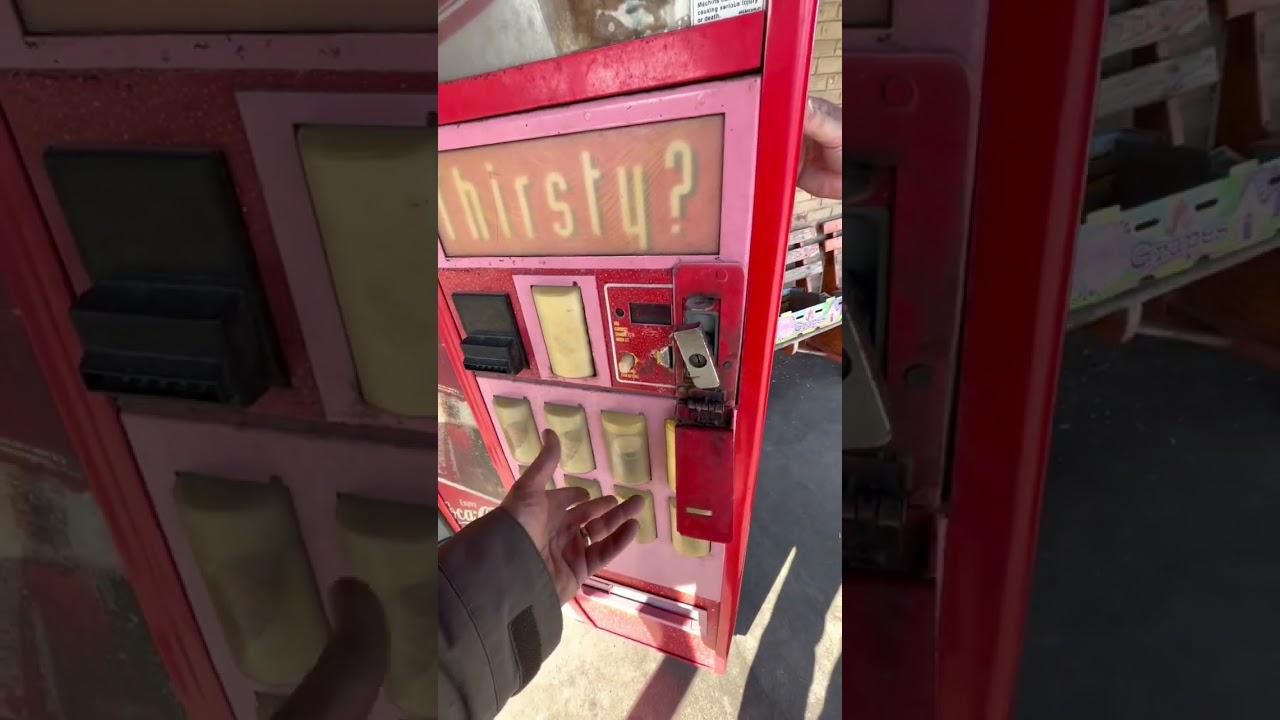 Arcadia Auctions #3: (working) modern Dixie Narco 276 Coca-cola Coke soda can vending machine