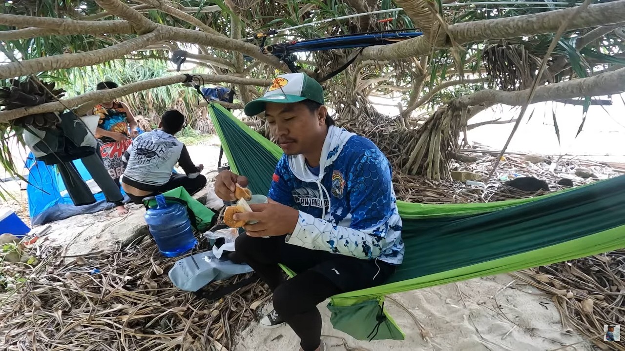 Ep.230- OVERNIGHT FISHING in an Island|#fishingvideo
